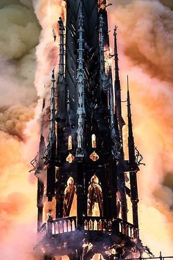 Нотр-Дам в огне - смотреть онлайн